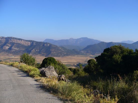 Πανοραμική λήψη της Λίμνης Στυμφαλίας από κοντινό δρόμο