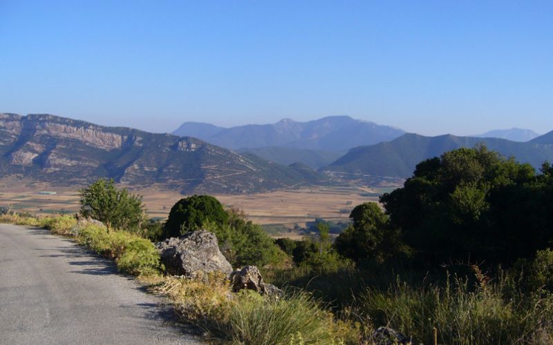 Πανοραμική λήψη της Λίμνης Στυμφαλίας από κοντινό δρόμο